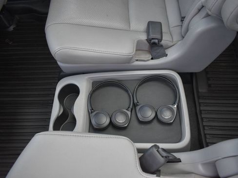 Used 2019 Honda Pilot Elite image 19
