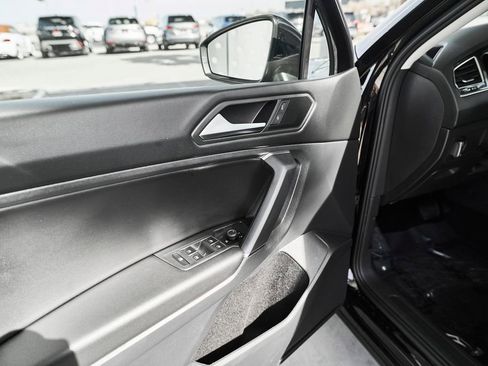 Used 2020 Volkswagen Tiguan SE FWD image 20