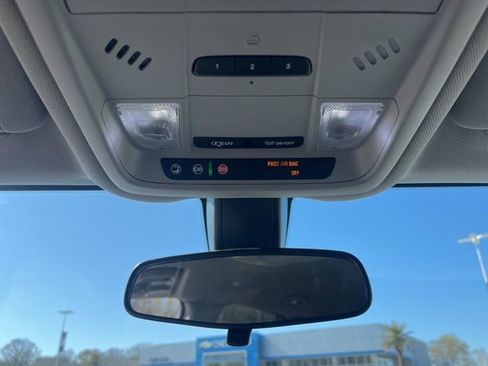 Used 2018 Chevrolet Equinox LT image 28