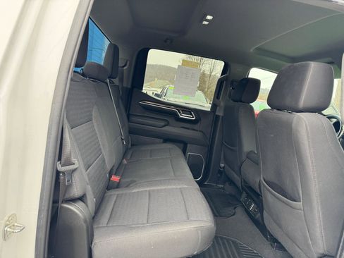 Used 2022 Chevrolet Silverado 1500 LT image 40