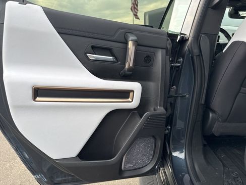 Used 2025 GMC Hummer EV 3X AWD/4WD image 29