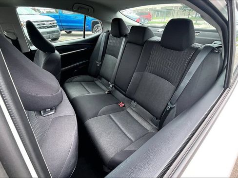Used 2025 Toyota Camry SE FWD image 36