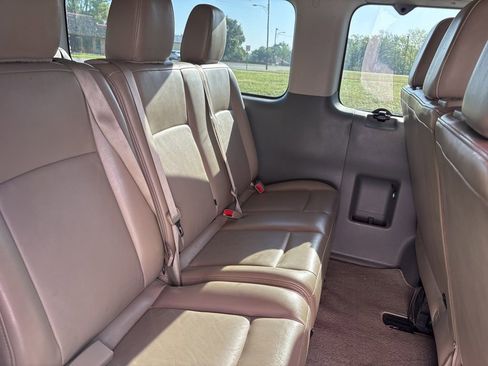 Used 2016 Nissan NV 3500 SL image 18