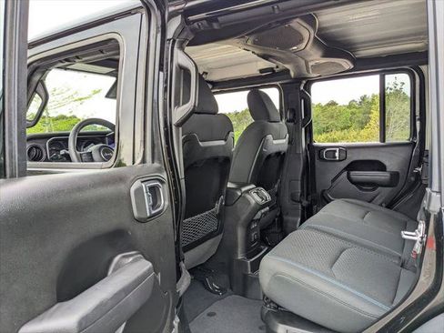 Certified 2025 Jeep Wrangler Unlimited Rubicon 4xe w/ Safety Group AWD/4WD image 41