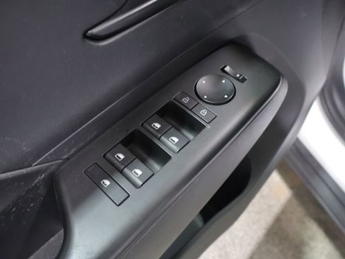 Used 2025 Hyundai Kona SEL FWD image 13