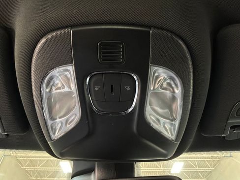 Used 2025 Jeep Compass Limited AWD/4WD image 17