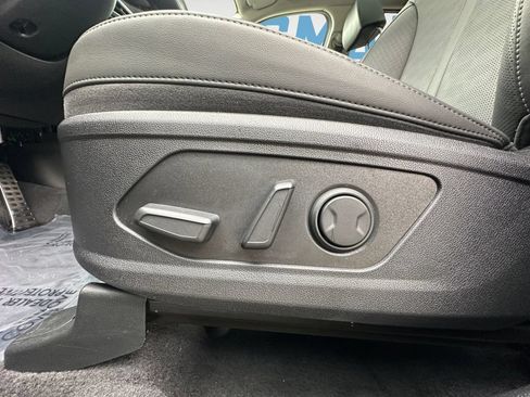 Certified 2025 Kia Sorento SX AWD/4WD image 18