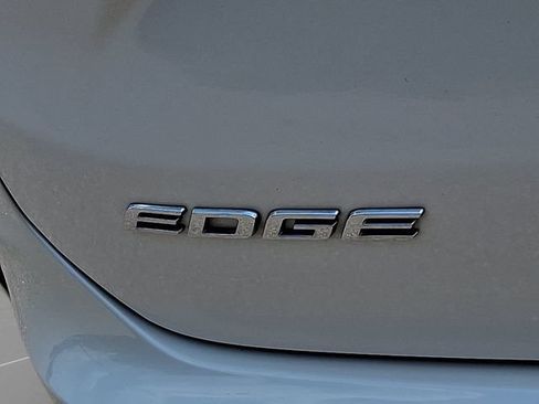 Used 2019 Ford Edge SEL w/ Equipment Group 201A AWD/4WD image 37