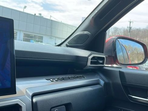 Used 2024 Toyota Tacoma TRD Sport image 19