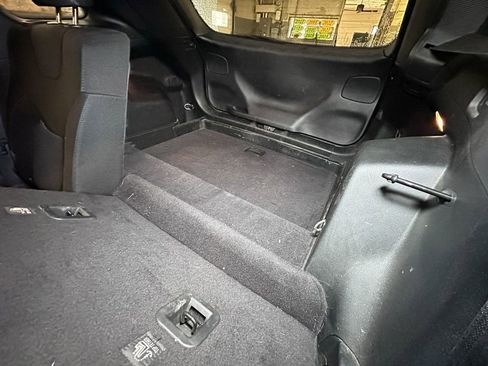 Used 2019 Jeep Cherokee Latitude w/ Popular Appearance Group image 12