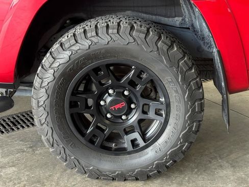 Used 2020 Toyota 4Runner TRD Off-Road Premium w/ Moonroof Package AWD/4WD image 37
