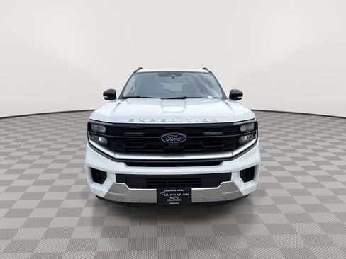 Used 2025 Ford Expedition Platinum AWD/4WD image 3