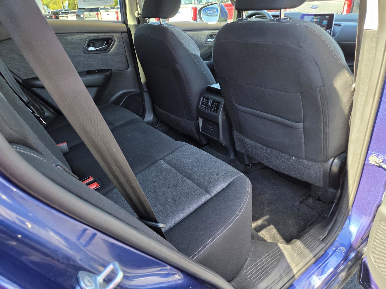 Used 2023 Nissan Rogue SV FWD image 19