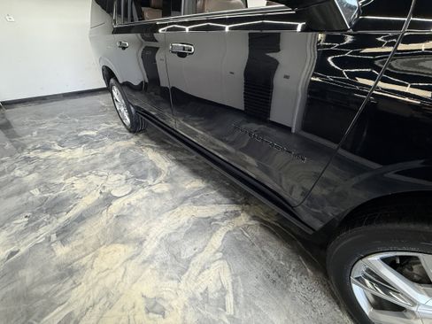 Used 2021 Chevrolet Suburban High Country AWD/4WD image 34