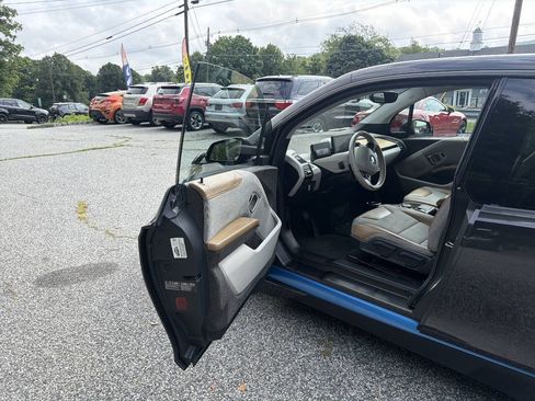 Used 2015 BMW i3 RWD image 10