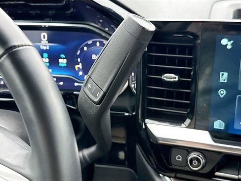 Used 2025 Chevrolet Silverado 1500 LT image 16