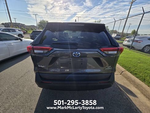 Used 2021 Toyota RAV4 LE AWD/4WD image 5