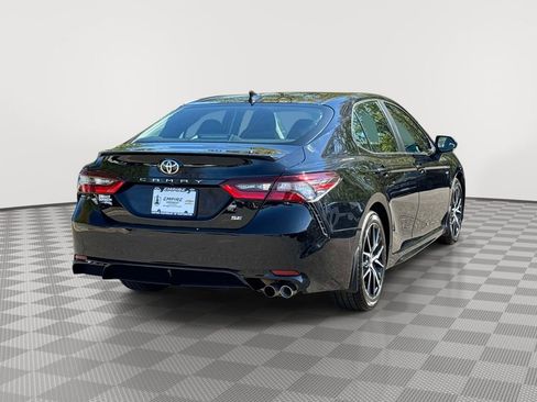 Used 2024 Toyota Camry SE w/ Convenience Package FWD image 4