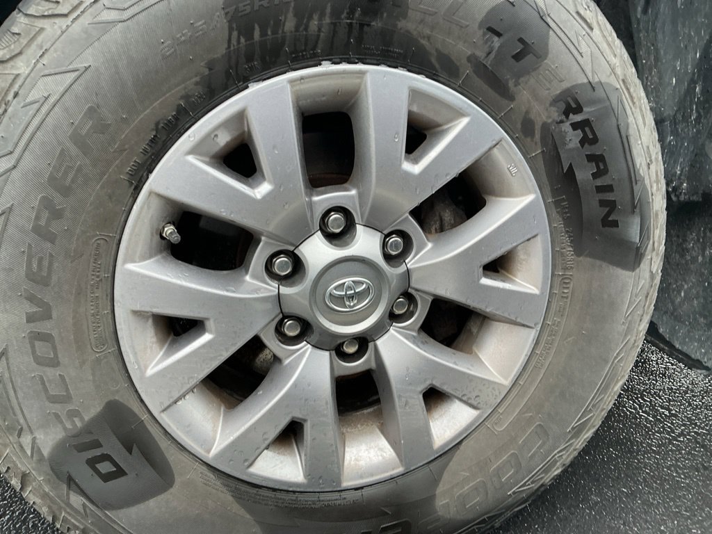 Used 2017 Toyota Tacoma SR5 w/ Tow Package AWD/4WD image 4