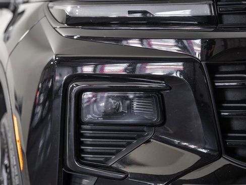 Used 2024 Chevrolet Traverse LS w/ Midnight/Sport Edition image 15