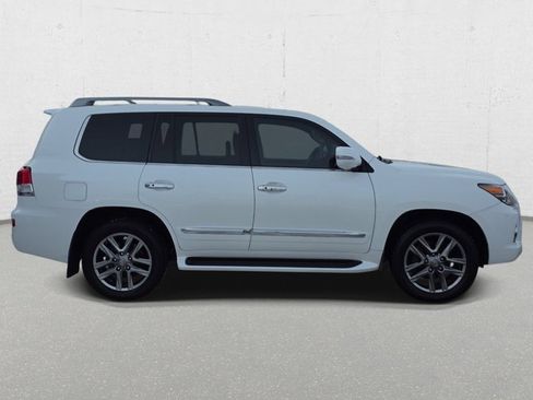 Used 2014 Lexus LX 570 4WD image 4