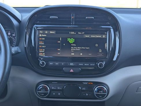 Used 2020 Kia Soul EX image 11