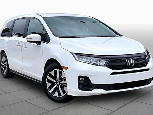 Certified 2026 Honda Odyssey EX-L image 3