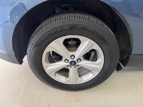 Used 2019 Ford Edge SE image 22