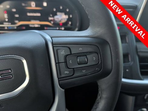 Used 2022 GMC Yukon XL SLT w/ SLT Luxury Package image 25