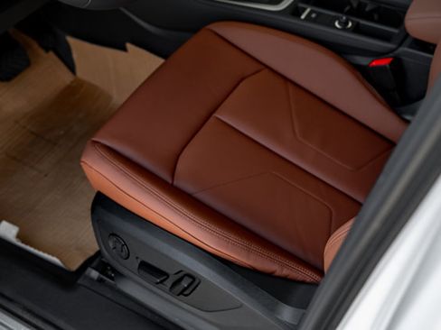 Certified 2025 Audi Q3 2.0T Premium image 8