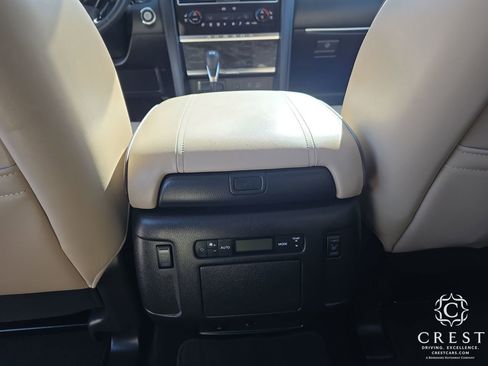 Used 2024 Nissan Armada Platinum w/ Captain's Chairs Package image 29