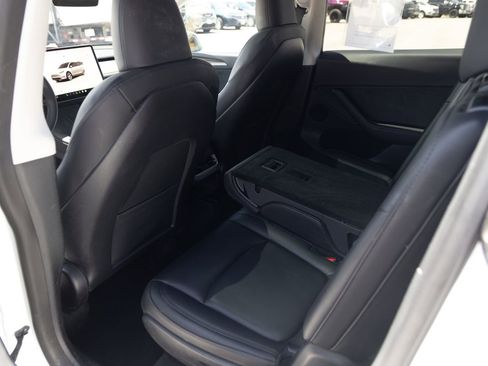 Used 2023 Tesla Model Y Long Range AWD/4WD image 13