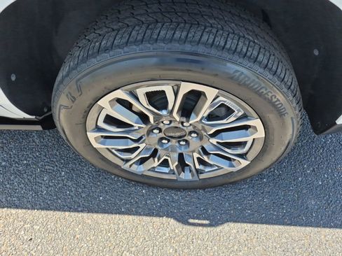 Used 2023 GMC Yukon Denali Ultimate image 24