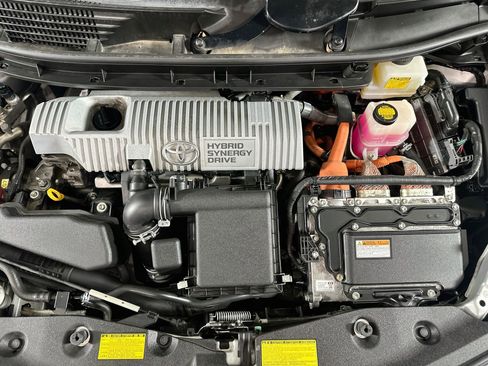 Used 2014 Toyota Prius V Five FWD image 31