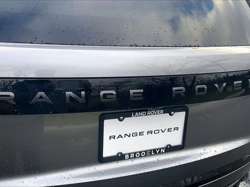 New 2025 Land Rover Range Rover Long Wheelbase SE image 15