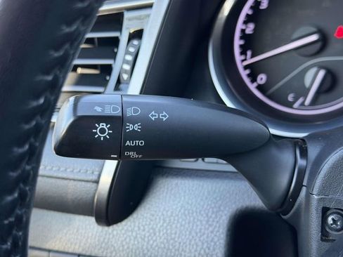 Used 2020 Toyota Camry SE image 23