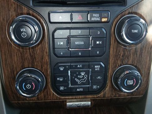Used 2013 Ford F150 Lariat w/ Lariat Chrome Pkg image 15