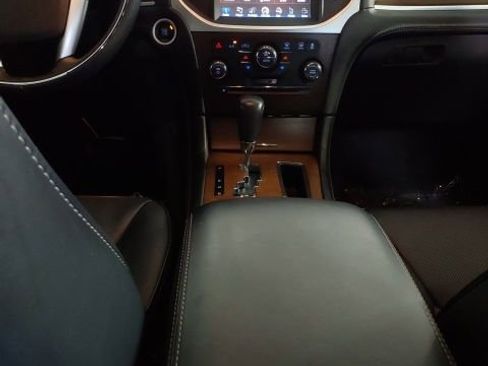 Used 2012 Chrysler 300 C Luxury Series RWD image 23