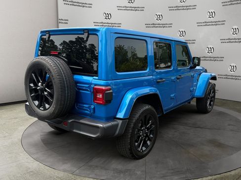 Used 2024 Jeep Wrangler Unlimited Sahara AWD/4WD image 5