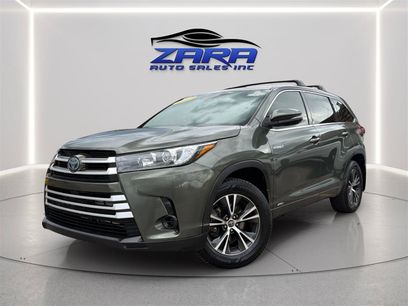 Used 2017 Toyota Highlander LE