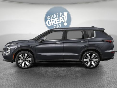 New 2026 Mitsubishi Outlander LE AWD/4WD image 3