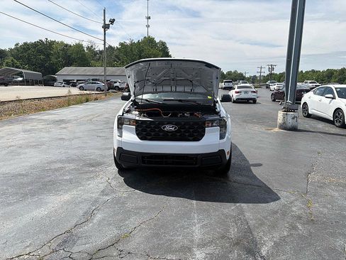 Used 2025 Ford Maverick XL w/ Equipment Group 101A AWD/4WD image 8