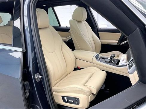 Used 2022 BMW X5 xDrive45e image 7