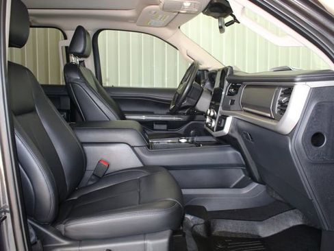Used 2024 Ford Expedition XLT RWD image 23