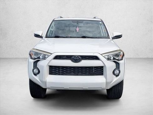 Used 2018 Toyota 4Runner SR5 Premium RWD image 3