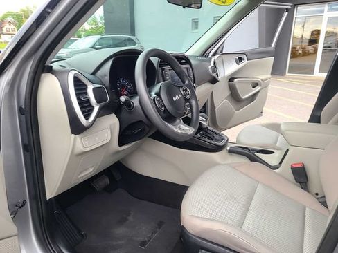 Used 2022 Kia Soul LX FWD image 12