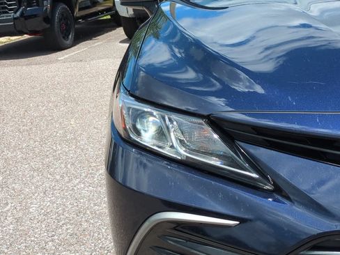 Used 2021 Toyota Camry LE FWD image 10