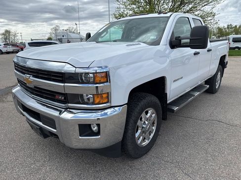 Used 2015 Chevrolet Silverado 2500 LT w/ Z71 Package, Off-Road AWD/4WD image 3