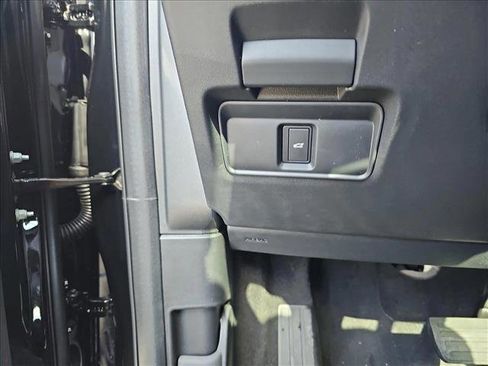 New 2025 Land Rover Discovery Sport S image 26