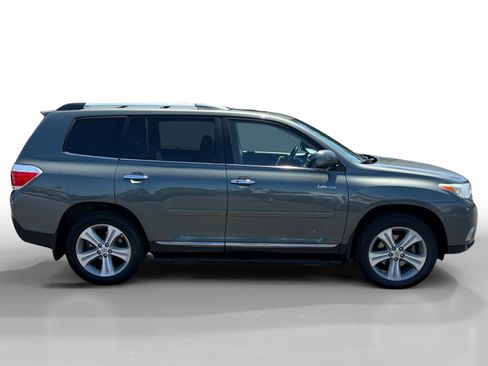 Used 2013 Toyota Highlander Limited AWD/4WD image 6